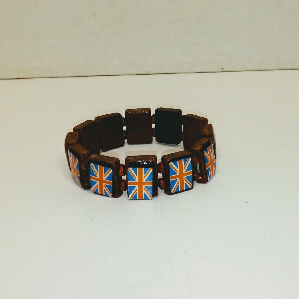 Union Jack flag bracelet. Stretch to fit.